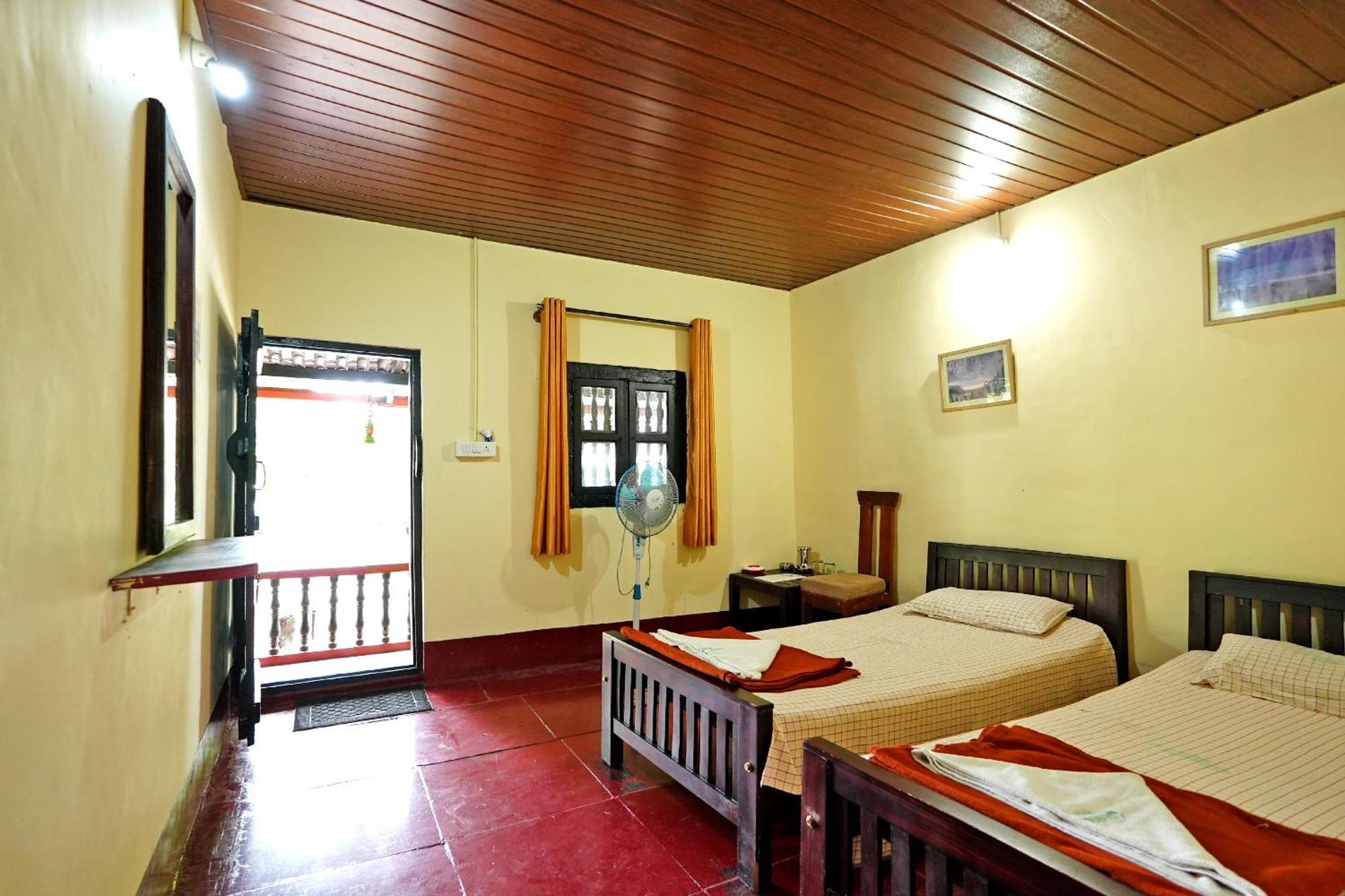 Leisure Homestay - Pool, Boating, Zipline, Home Food, Estate Chikmagalur Exterior photo